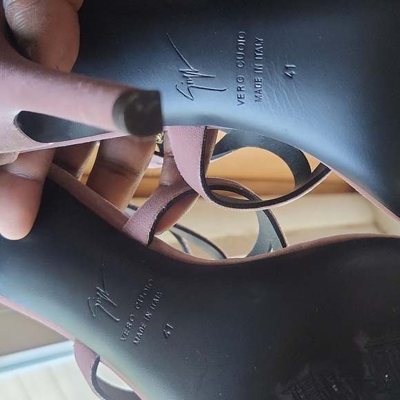 Heels - Picture 7 of 9